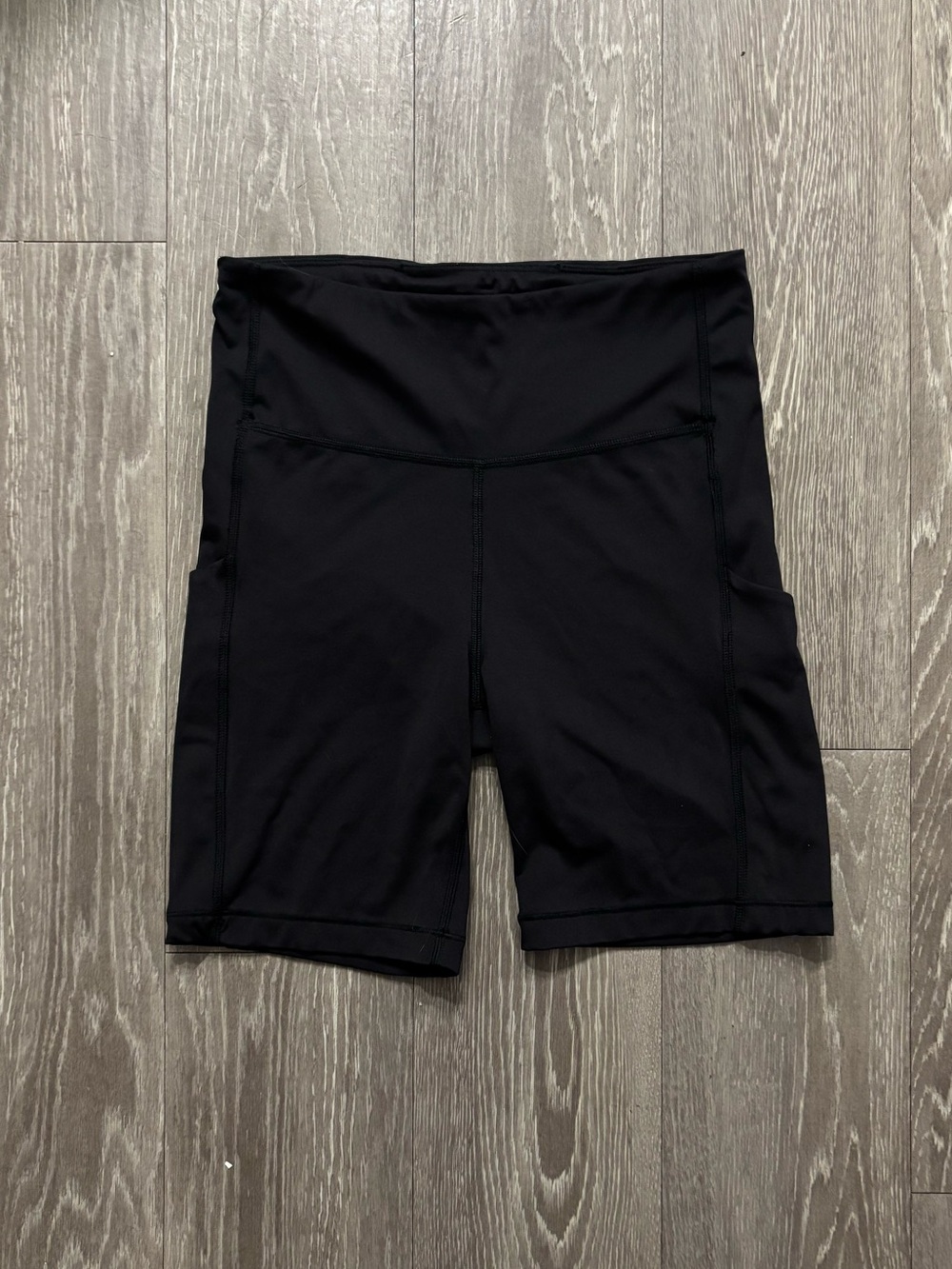 Athleta Ultimate Stash Pocket 7” Biker Short